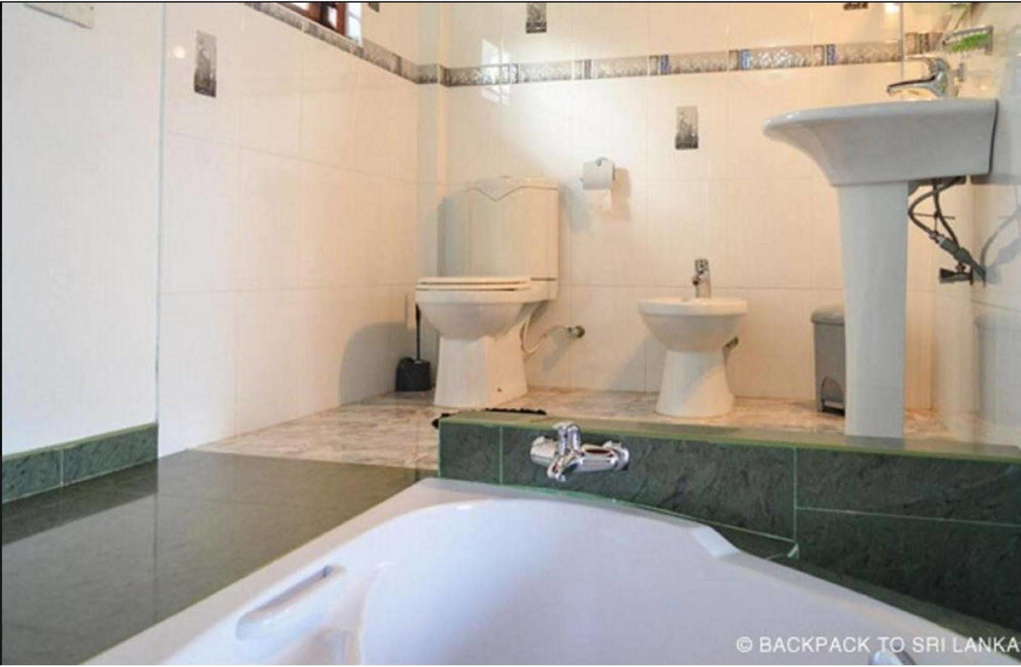 Coppenrath Hostel Tangalle Ngoại thất bức ảnh